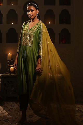 Mehendi Green Silk Chanderi Zari Hand Embroidered Kurta Set by HOUSE OF AAS