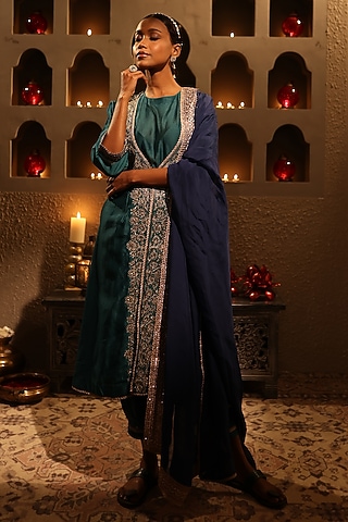 Turquoise Blue Chanderi Aari Embroidered Kurta Set by HOUSE OF AAS