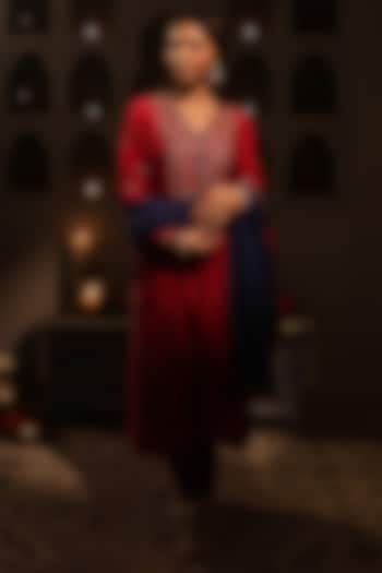 Redish Pink Chanderi Aari Embroidered Straight Kurta Set by HOUSE OF AAS at Pernia's Pop Up Shop