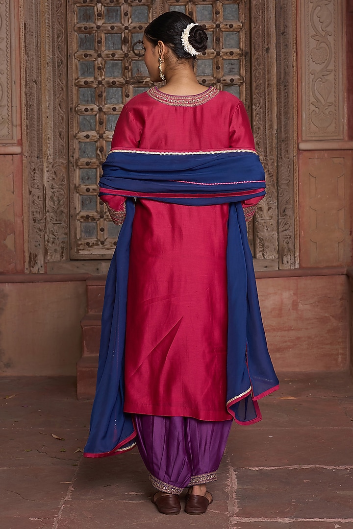 Redish Pink Chanderi Aari Embroidered Straight Kurta Set by HOUSE OF AAS at Pernia's Pop Up Shop