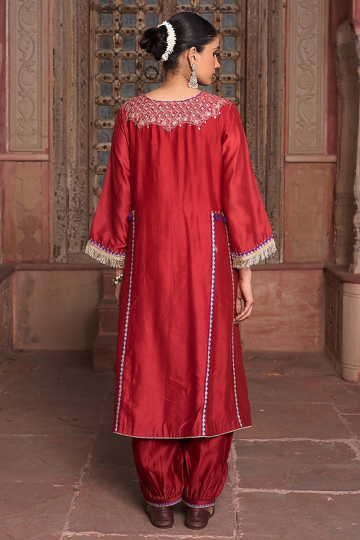 Red Chanderi Aari Embroidered Straight Kurta Set by HOUSE OF AAS at Pernia's Pop Up Shop