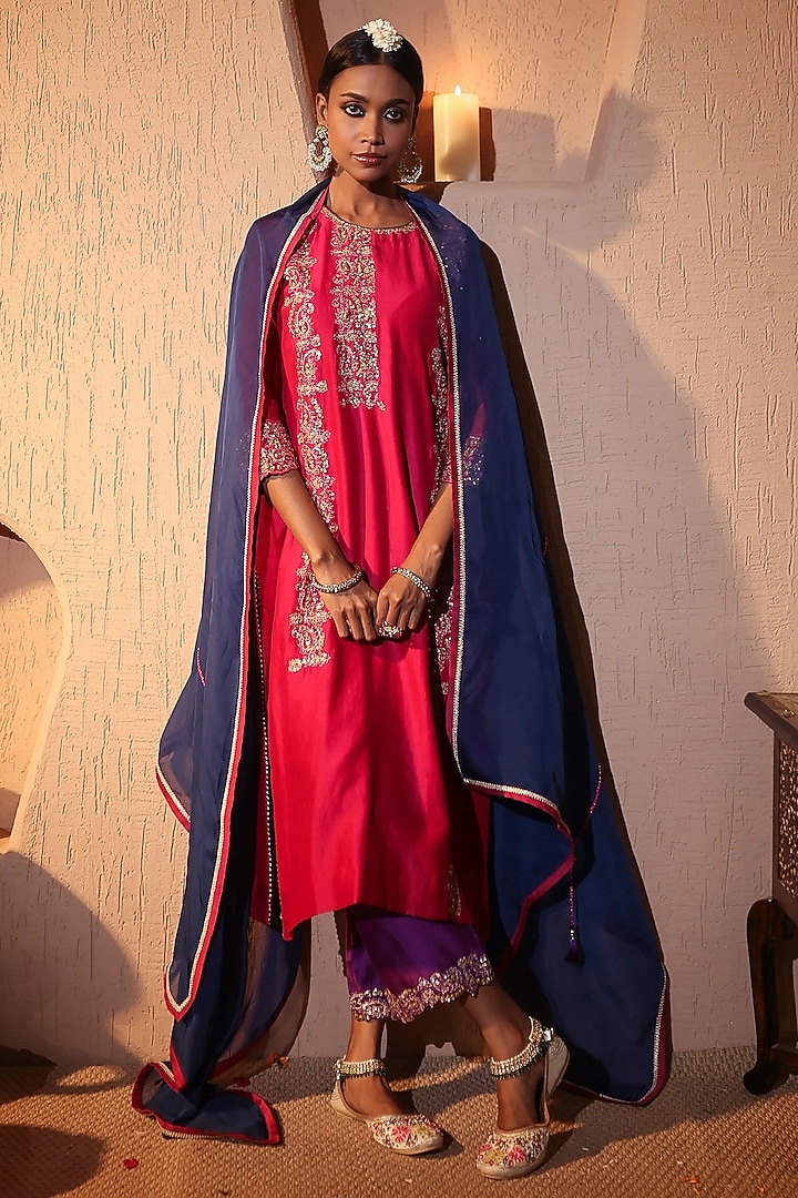 Redish Pink Chanderi Aari Embroidered Kurta Set by HOUSE OF AAS at Pernia's Pop Up Shop