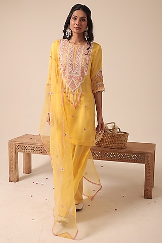 Yellow Pure Organza Thread Embroidered Kurta Set by HOUSE OF AAS