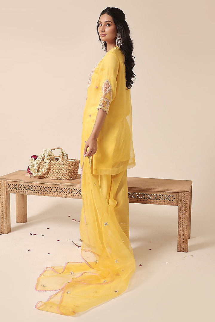 Yellow Pure Organza Thread Embroidered Kurta Set by HOUSE OF AAS at Pernia's Pop Up Shop