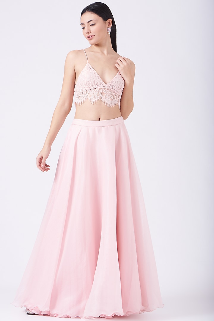 Pink Embroidered Wedding Lehenga Set by House of Exotique at Pernia's Pop Up Shop
