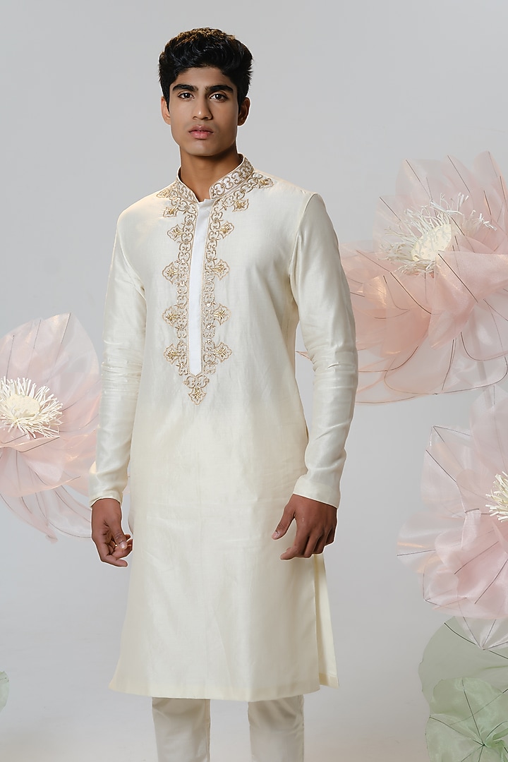 White Chanderi Zardosi Embroidered Kurta Set by HOUSE OF KOA at Pernia's Pop Up Shop
