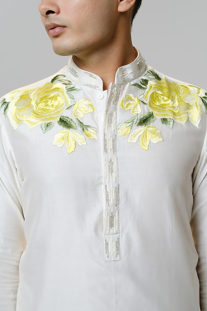White Chanderi Floral Embroidered Kurta Set by HOUSE OF KOA at Pernia's Pop Up Shop