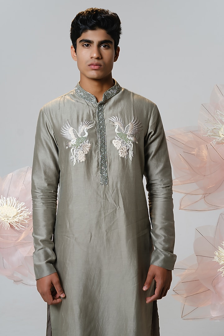 Green Chanderi Machine Embroidered Kurta Set by HOUSE OF KOA at Pernia's Pop Up Shop