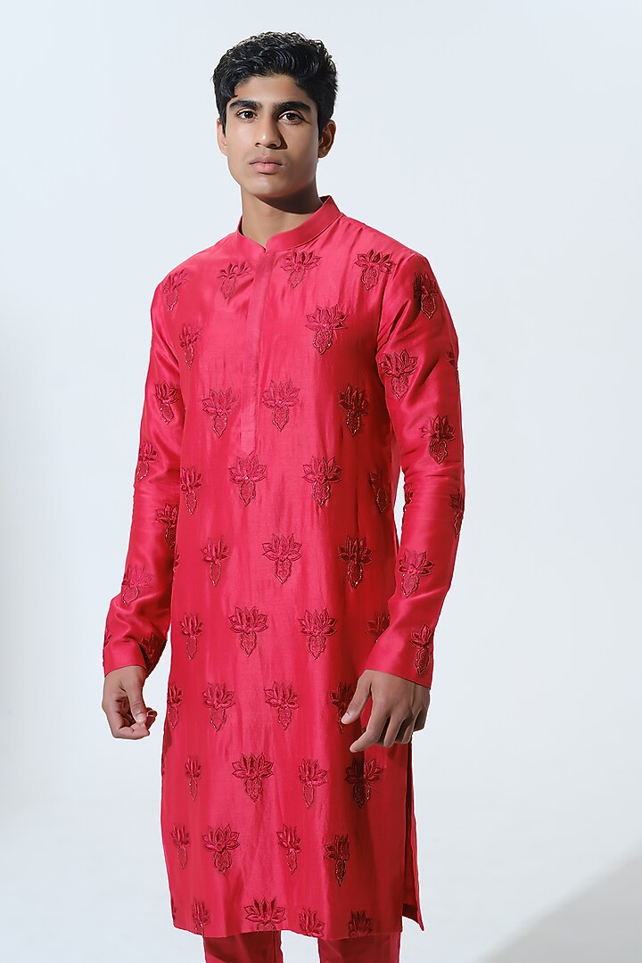 Red Chanderi Machine Embroidered Kurta Set by HOUSE OF KOA at Pernia's Pop Up Shop