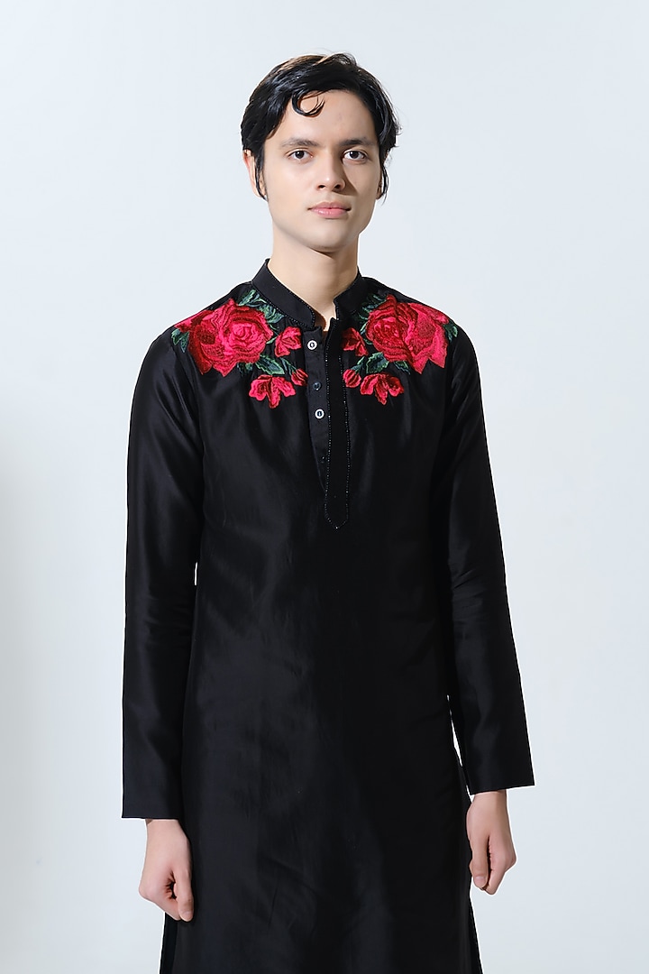 Black Chanderi Machine Embroidered Kurta Set by HOUSE OF KOA at Pernia's Pop Up Shop
