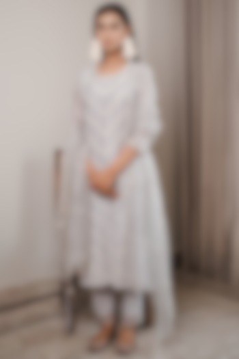 Grey Embroidered Kurta Set by House of Pink at Pernia's Pop Up Shop