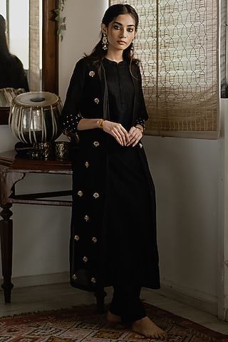 Black Hand Embroidered Kurta Set by House of Pink