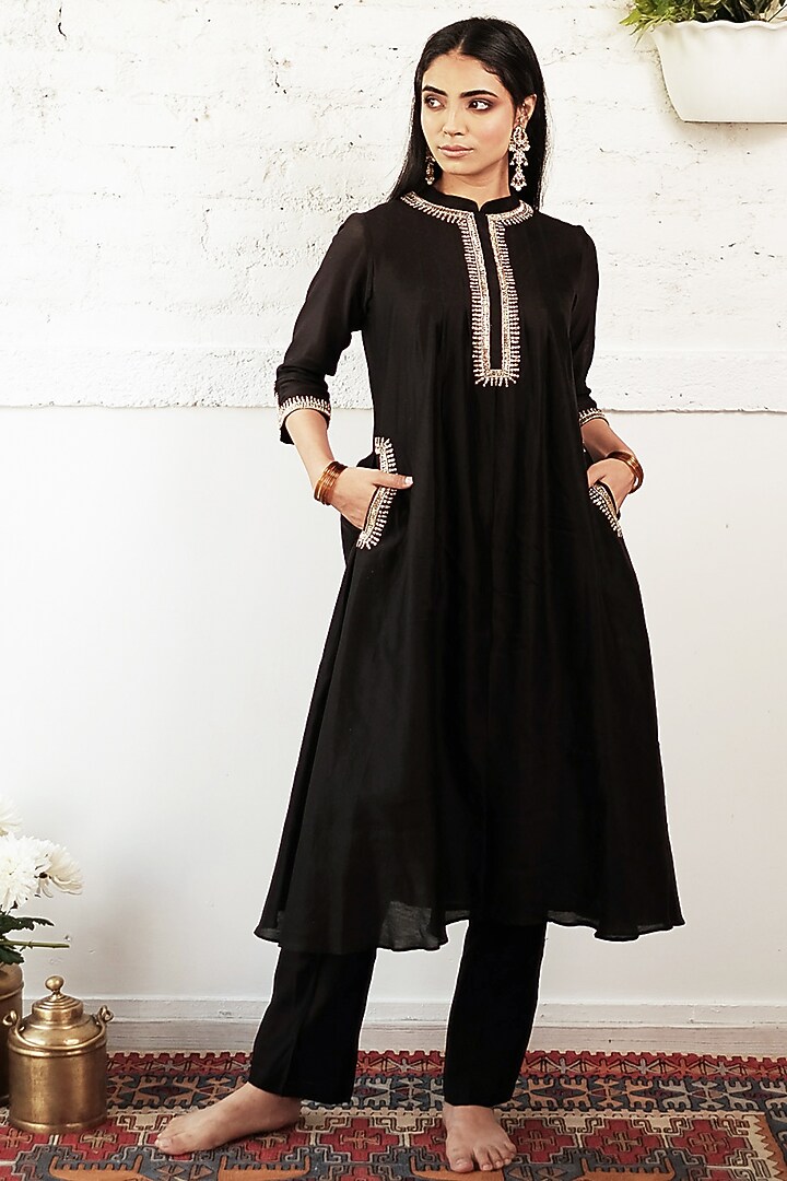 Black Hand Embroidered Kurta Set by House of Pink at Pernia's Pop Up Shop