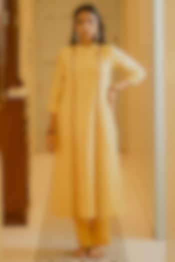 Butter Yellow Chanderi Kurta Set by House of Pink at Pernia's Pop Up Shop