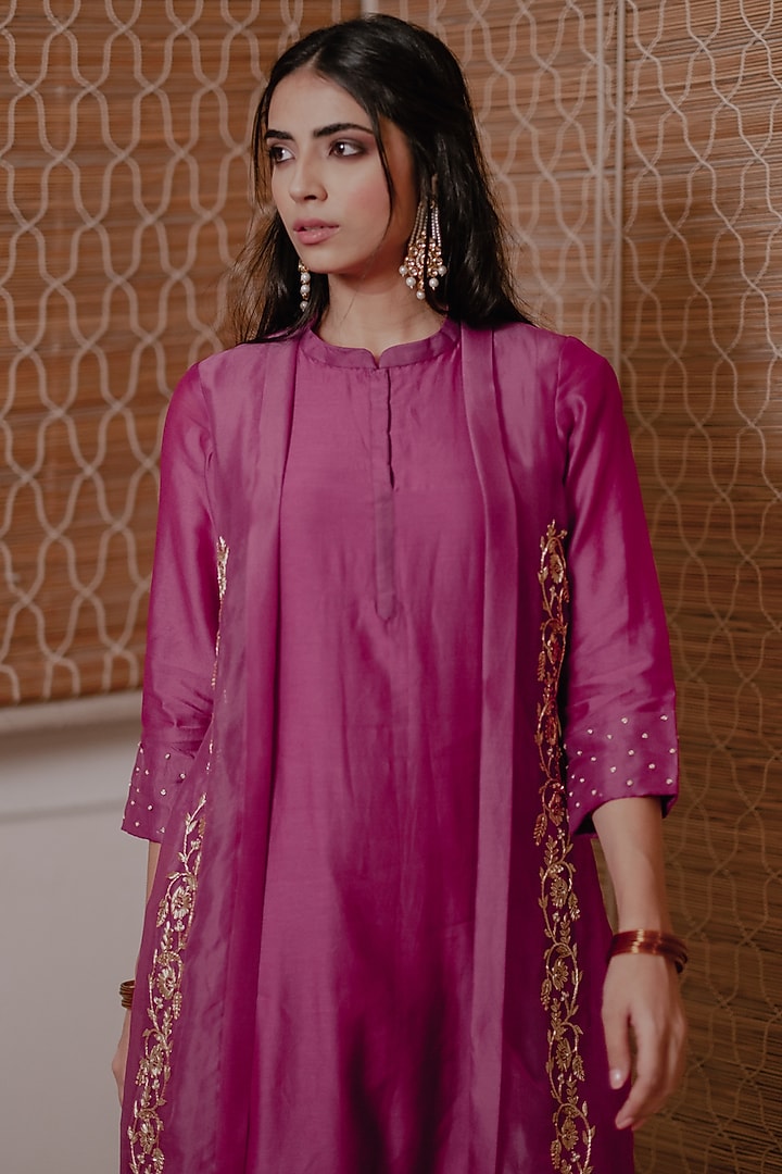 Wine Hand Embroidered Kurta Set by House of Pink at Pernia's Pop Up Shop
