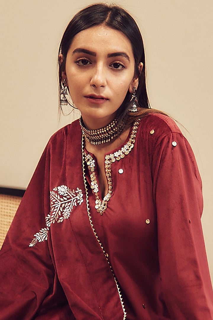 Maroon Embroidered Kurta Set by House of Pink at Pernia's Pop Up Shop
