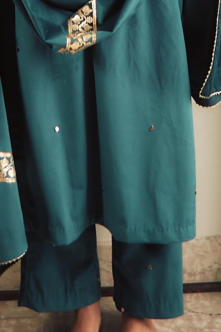 Sea Green Embroidered Kurta Set by House of Pink at Pernia's Pop Up Shop
