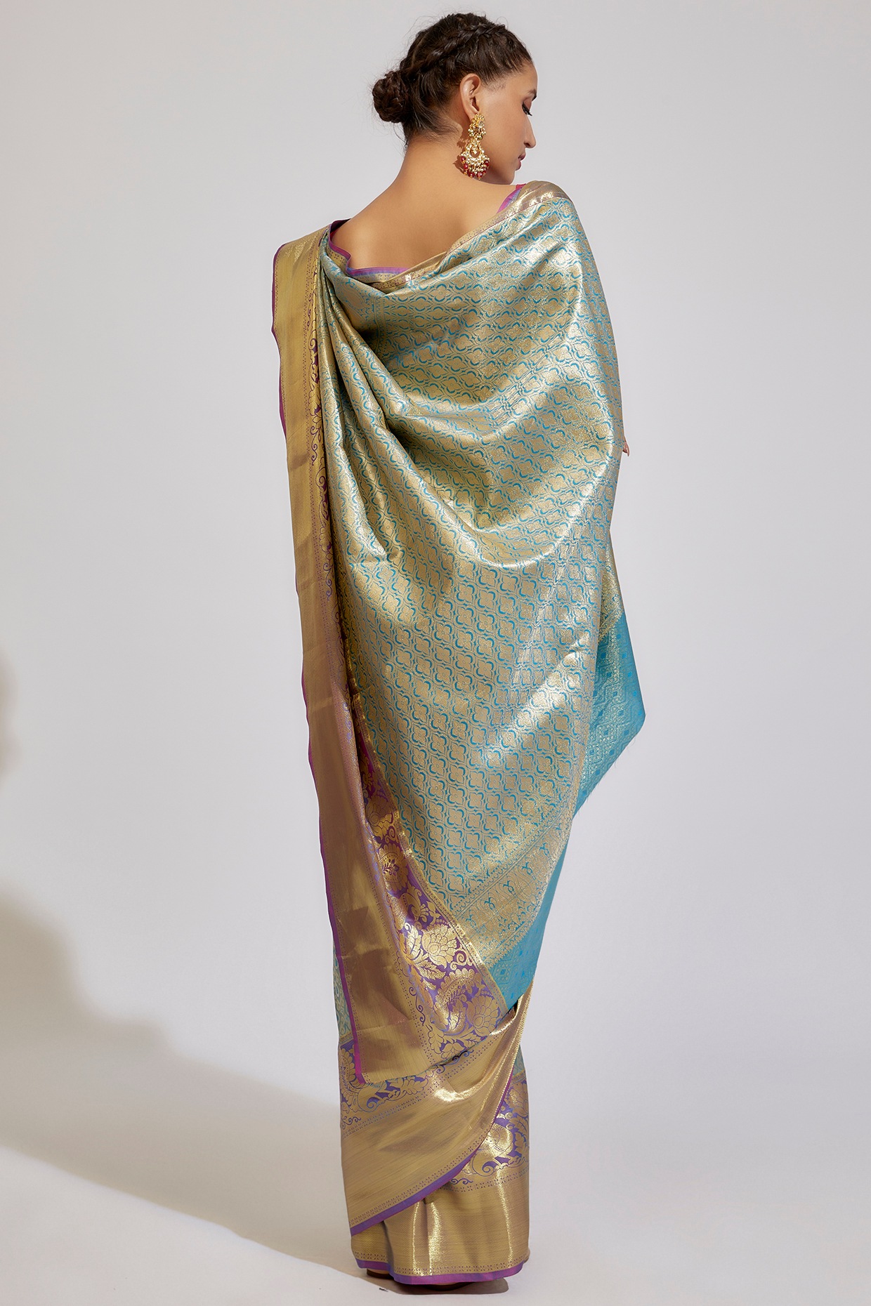 Pin by Nitharshni Sriprakash on Clothing | Kanjivaram sarees silk, South silk  sarees, Silk sarees