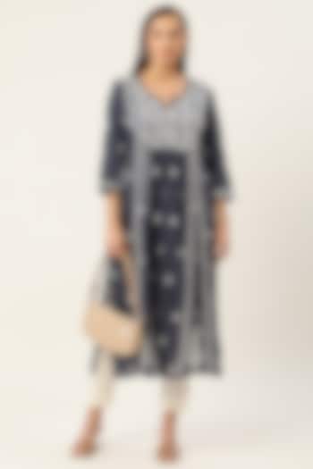 Blue Chikankari Embroidered Kurta by House Of Kari at Pernia's Pop Up Shop