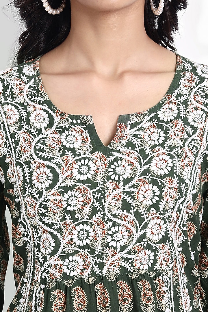 Multi-Colored Kurta With Chikankari Embroidery by House Of Kari at Pernia's Pop Up Shop