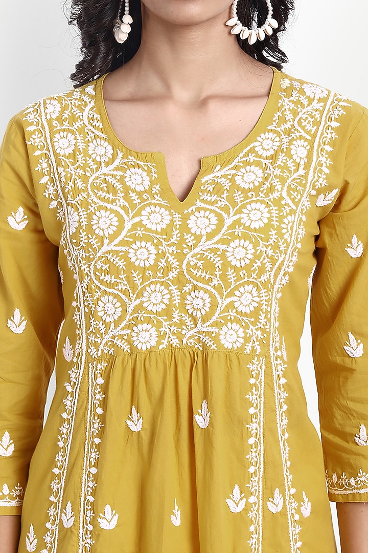 Yellow Hand Embroidered Kurta by House Of Kari at Pernia's Pop Up Shop