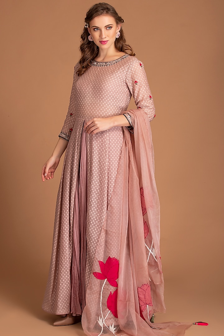 Mauve Embroidered Crinkled Anarkali Set by House of Tushaom