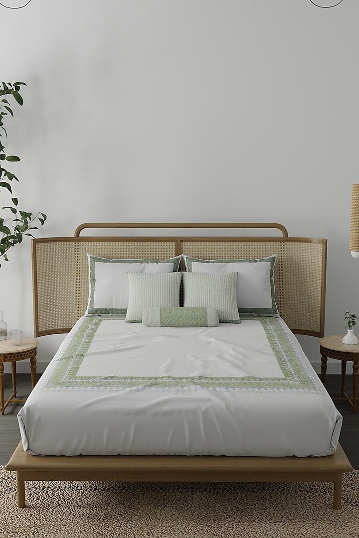 Green & White Cotton Blocked Printed Bedsheet Set by HOUMN