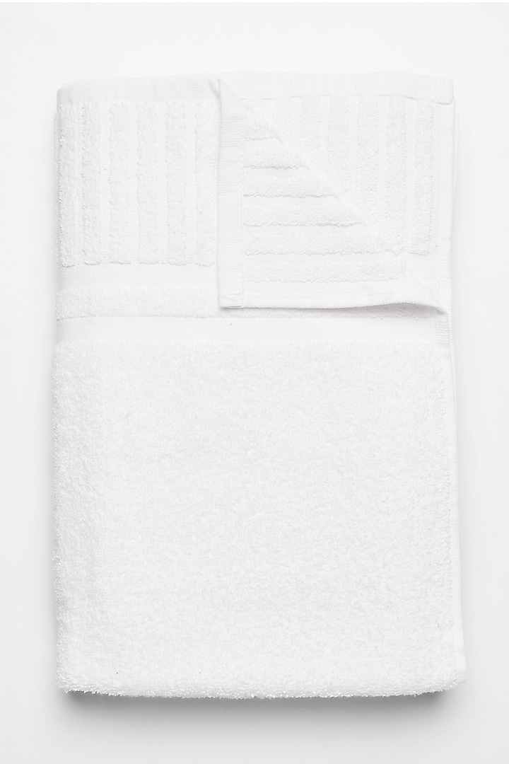 White Cotton Bath Towel Set by HOUMN at Pernia's Pop Up Shop