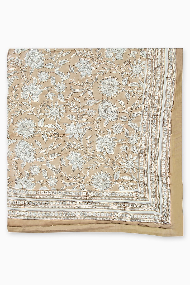 Beige & White Cotton Printed Quilt by HOUMN at Pernia's Pop Up Shop