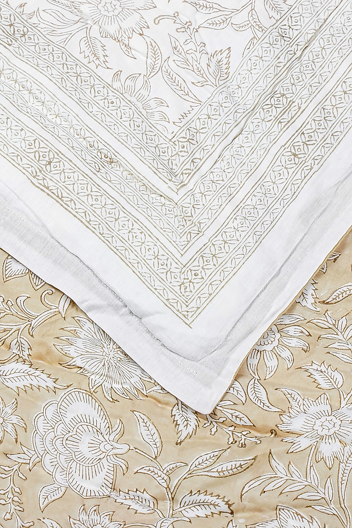 Beige & White Cotton Printed Quilt by HOUMN at Pernia's Pop Up Shop