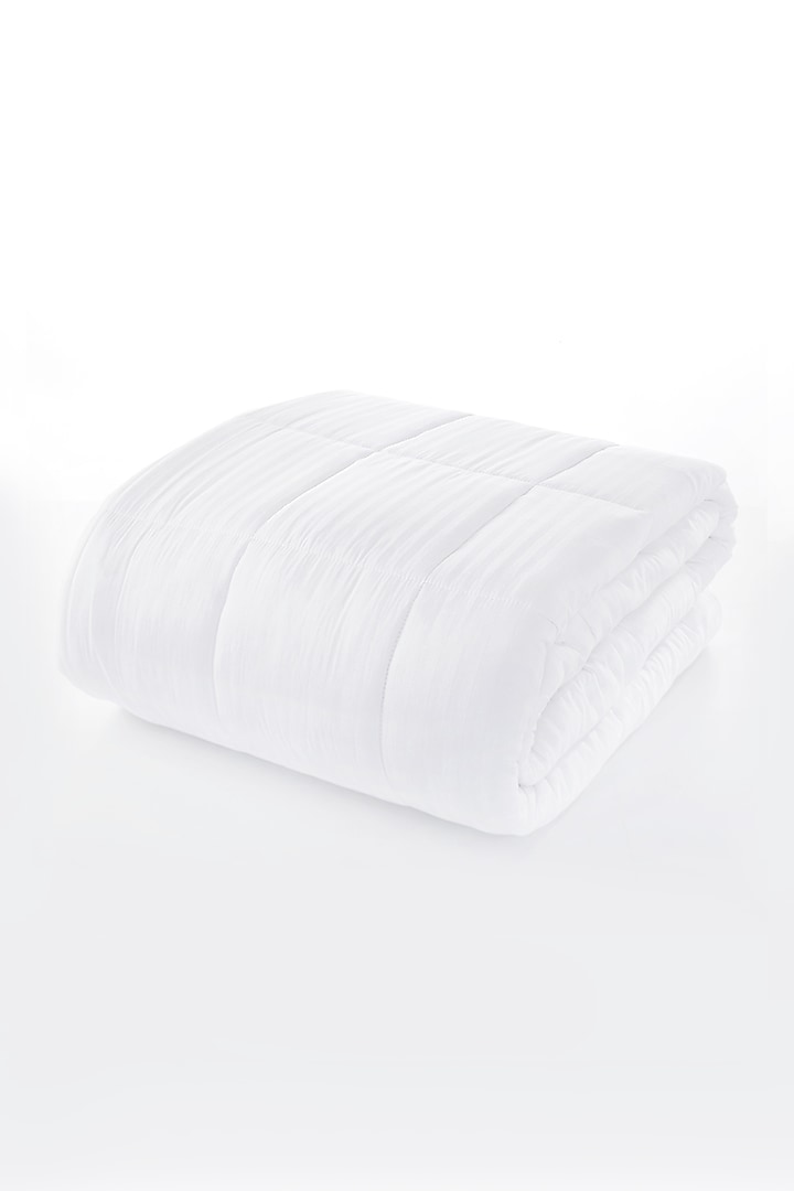 White Cotton Dohar by HOUMN at Pernia's Pop Up Shop