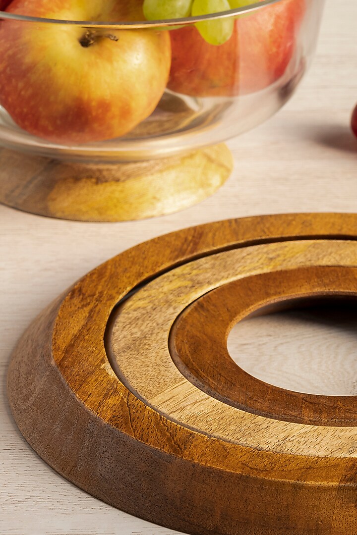 Brown Mango Wood Trivet Set by HOUMN at Pernia's Pop Up Shop