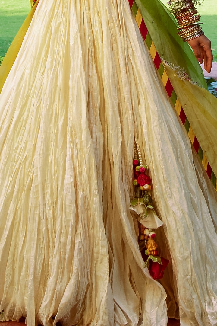 Ivory Resham Embroidered Wedding Lehenga Set by House of Dasmaya at Pernia's Pop Up Shop