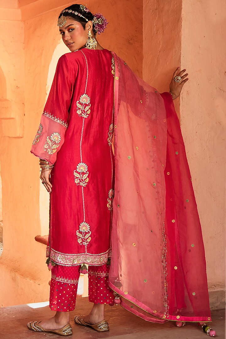 Rani Pink Embroidered Kurta Set by House of Dasmaya at Pernia's Pop Up Shop