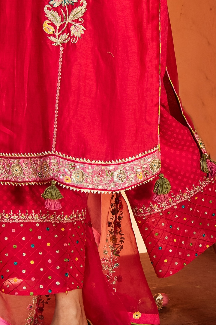 Rani Pink Embroidered Kurta Set by House of Dasmaya at Pernia's Pop Up Shop