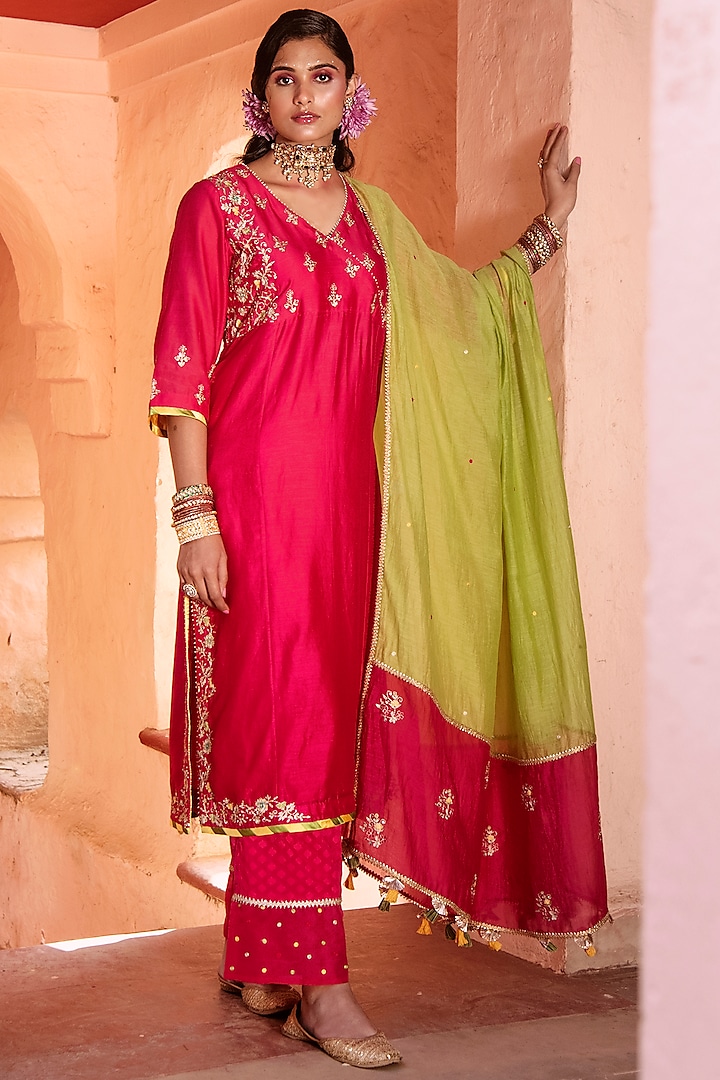 Rani Pink Zari Embroidered Kurta Set by House of Dasmaya