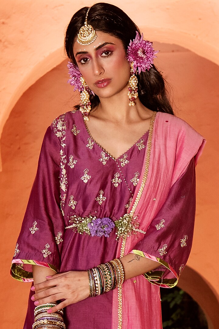 Purple Zari Embroidered Kurta Set by House of Dasmaya at Pernia's Pop Up Shop