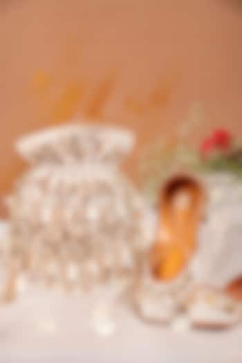 Cream Velvet Embroidered Jutti & Potli Set by House of Vian at Pernia's Pop Up Shop