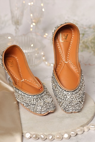 Silver Shimmer Banana Crepe Embroidered Juttis by House of Vian