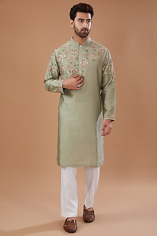 Green Chanderi Floral Embroidered Kurta Set by HEER RANJHA
