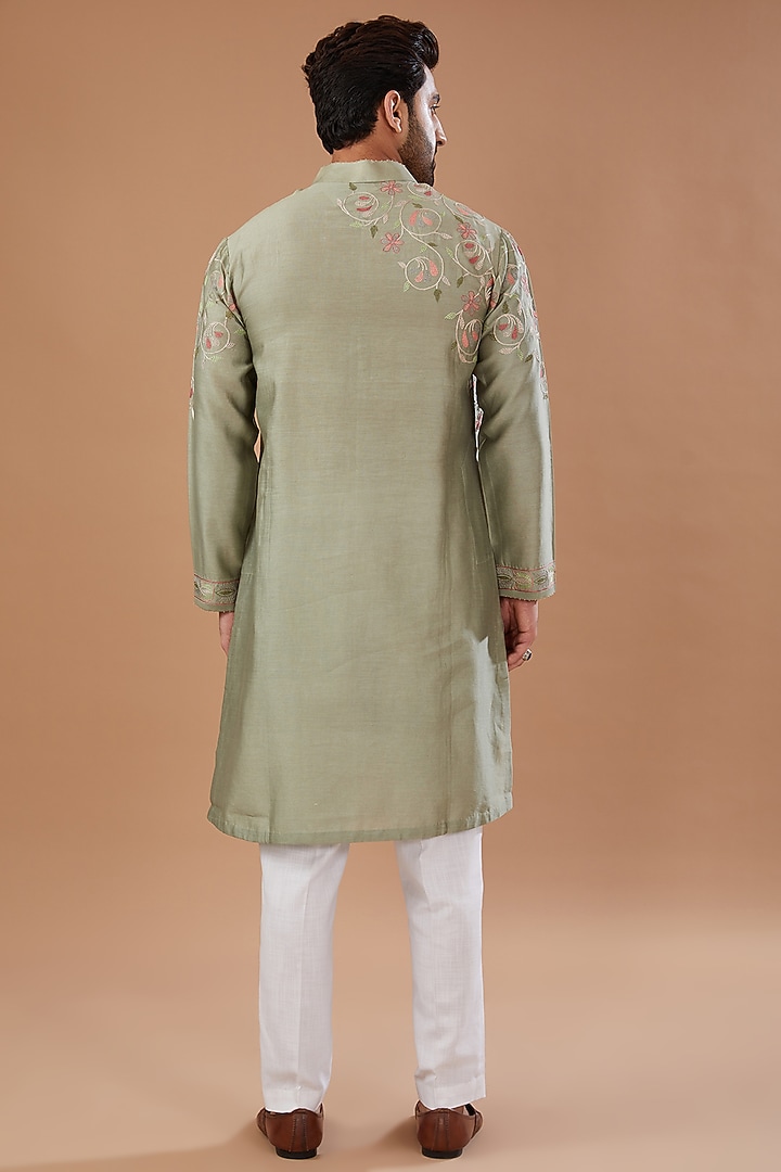 Green Chanderi Floral Embroidered Kurta Set by HEER RANJHA at Pernia's Pop Up Shop