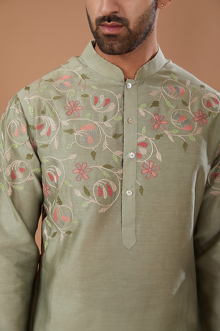 Green Chanderi Floral Embroidered Kurta Set by HEER RANJHA at Pernia's Pop Up Shop