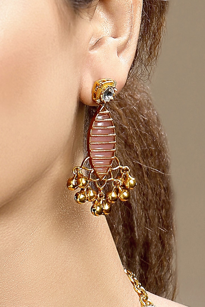 Gold Finish Moissanite Kundan Polki & Mother Of Pearl Necklace Set by Hrisha Jewels at Pernia's Pop Up Shop