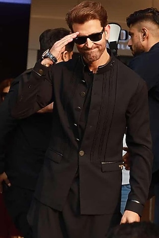 Black Poly Blend Lycra Embroidered Waistcoat by S&N by Shantnu Nikhil Men  at Pernia's Pop Up Shop 2025