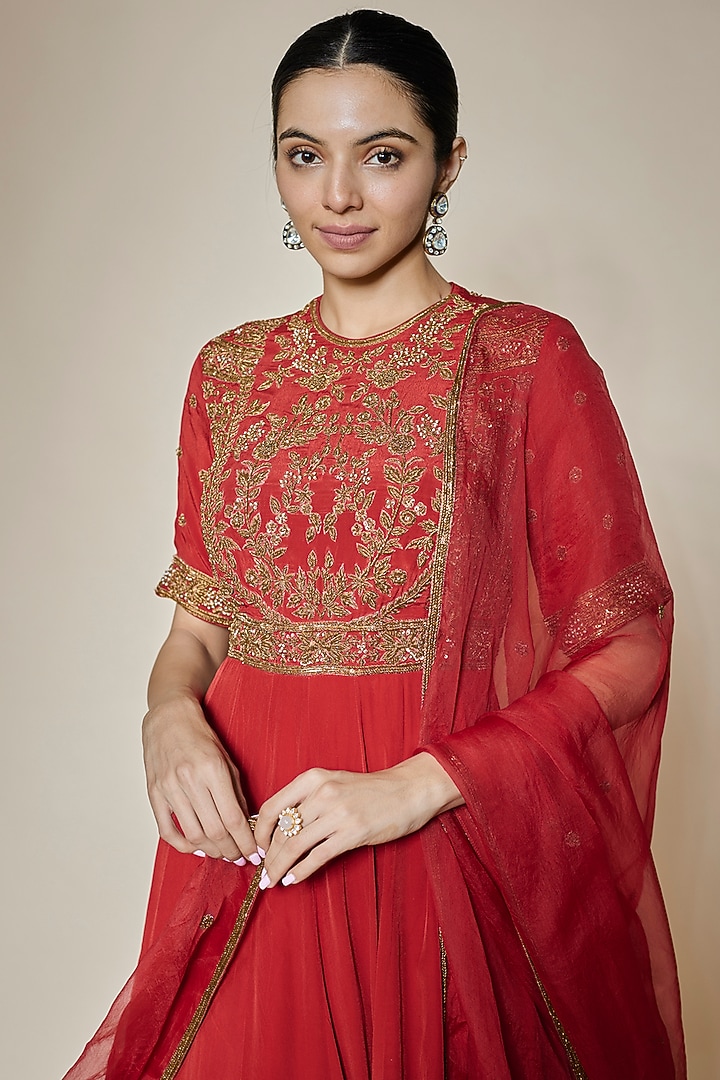 Fuchsia Crepe & Organza Dabka Embroidered Wedding Anarkali Set by HOUSE OF MAANSHREE at Pernia's Pop Up Shop