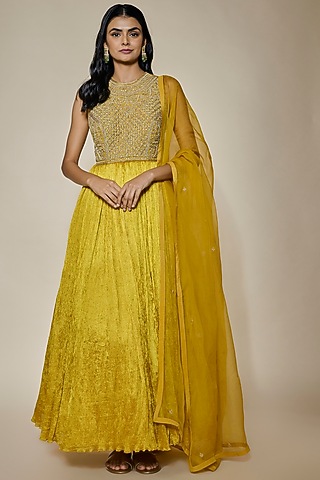 Yellow Crushed Silk & Organza Dabka Embroidered Anarkali Set by HOUSE OF MAANSHREE