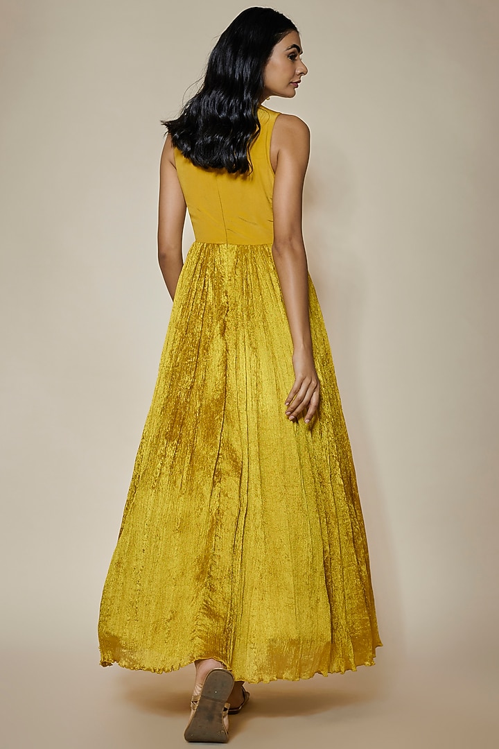 Yellow Crushed Silk & Organza Dabka Embroidered Wedding Anarkali Set by HOUSE OF MAANSHREE at Pernia's Pop Up Shop