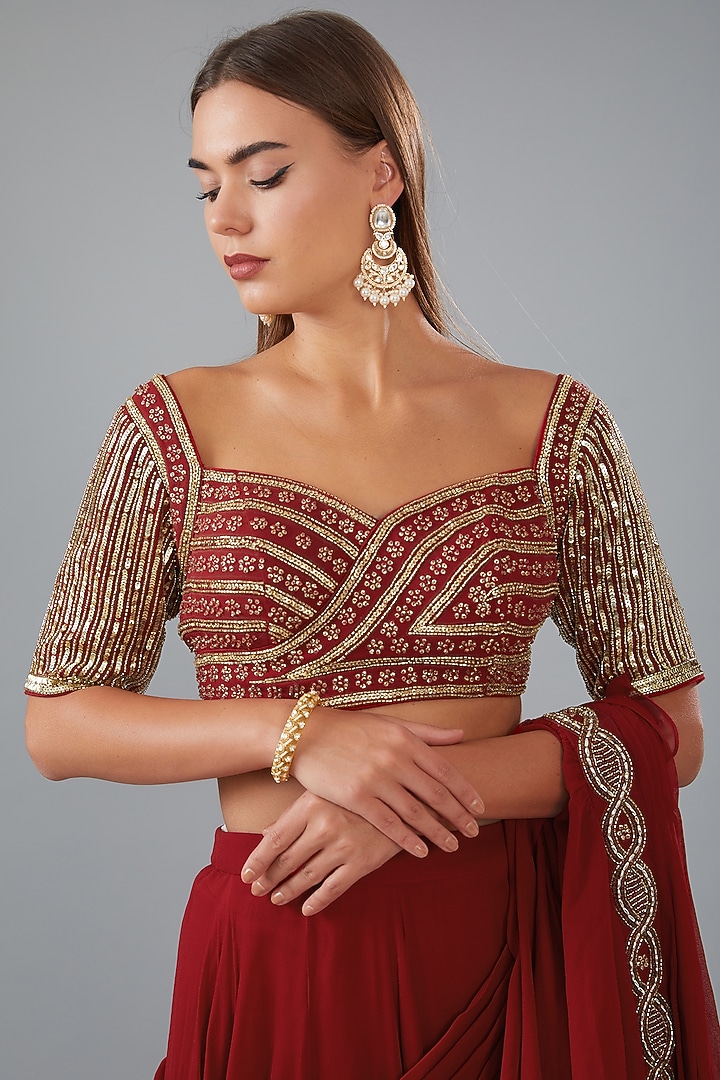 Red Georgette Hand Embroidered Skirt Wedding Saree Set by HOUSE OF MAANSHREE at Pernia's Pop Up Shop