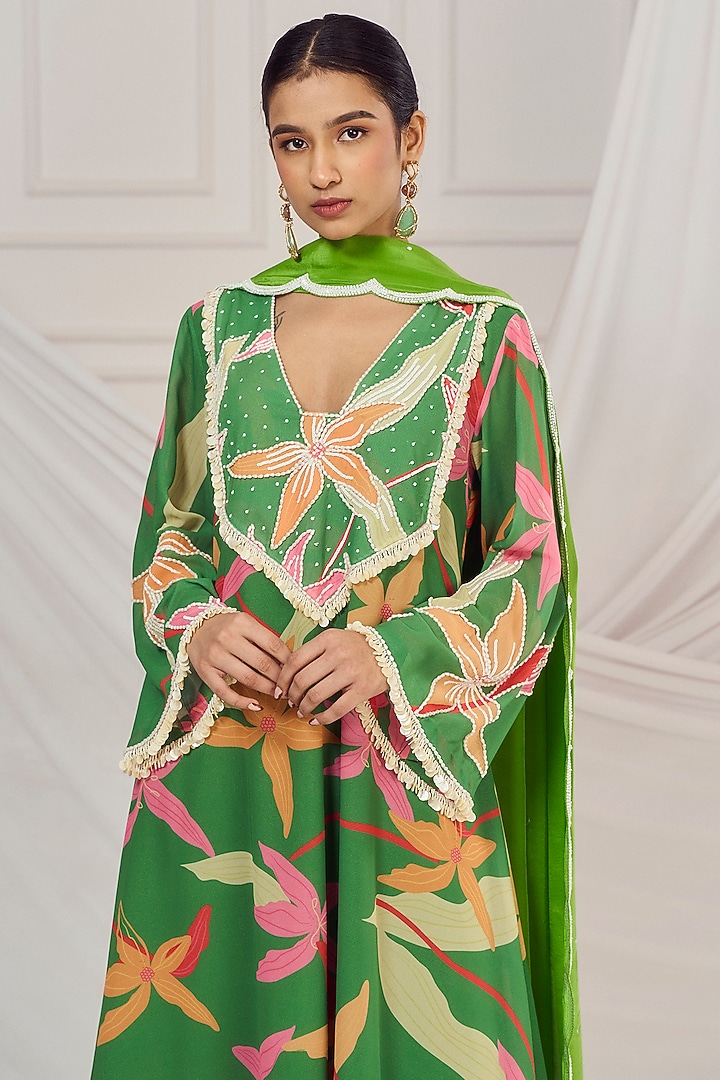Leaf Green Georgette Floral Printed Kurta Set by Harshita Singhvi at Pernia's Pop Up Shop