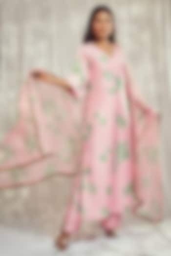 Baby Pink Tuscan Pink Floral Printed Kurta Set by Harshita Singhvi at Pernia's Pop Up Shop